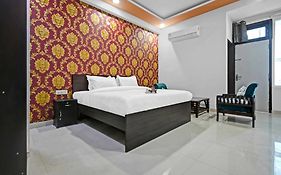 Hotel O Sarvika